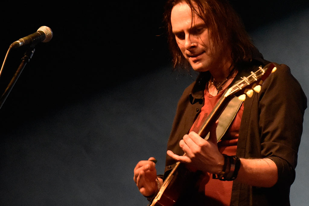 Ponad tysiac osób bawiło się na koncercie Czerwonych Gitar