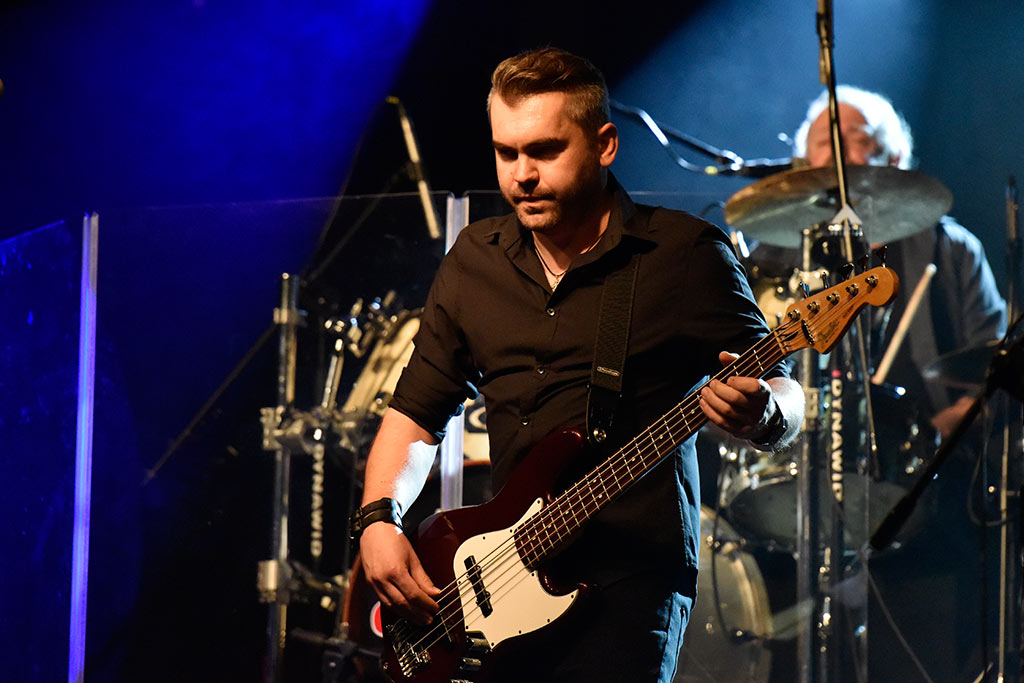 Ponad tysiac osób bawiło się na koncercie Czerwonych Gitar