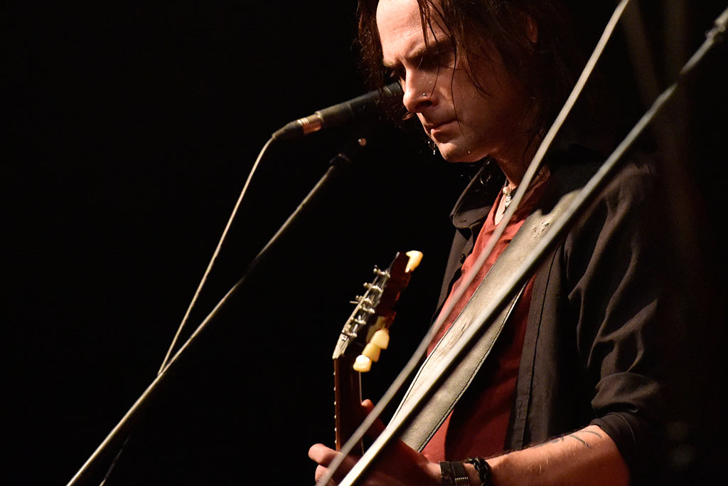 Ponad tysiac osób bawiło się na koncercie Czerwonych Gitar
