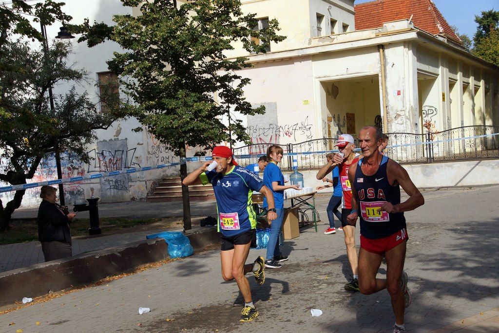 Grzegorz Gronostaj zwycięzcą legnickiego półmaratonu - część 2