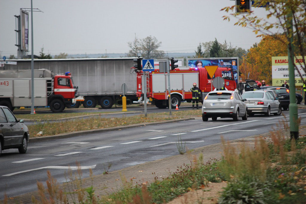 Groźny wypadek na skrzyżowaniu Sikorskiego z Wrocławską