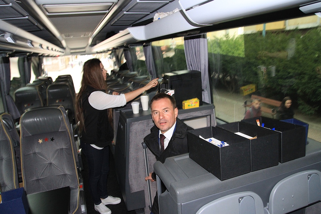 Onetobus w Legnicy. Mieszkańcy wyrazili opinie o politykach