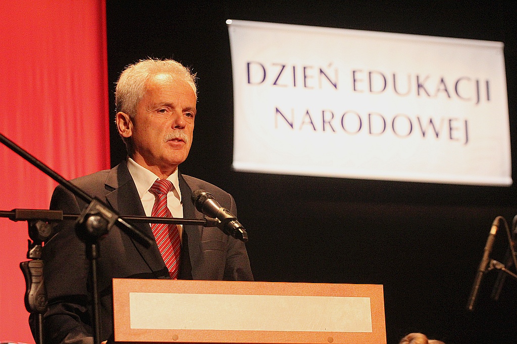 Nauczyciele odebrali odznaczenia, politycy się lansowali