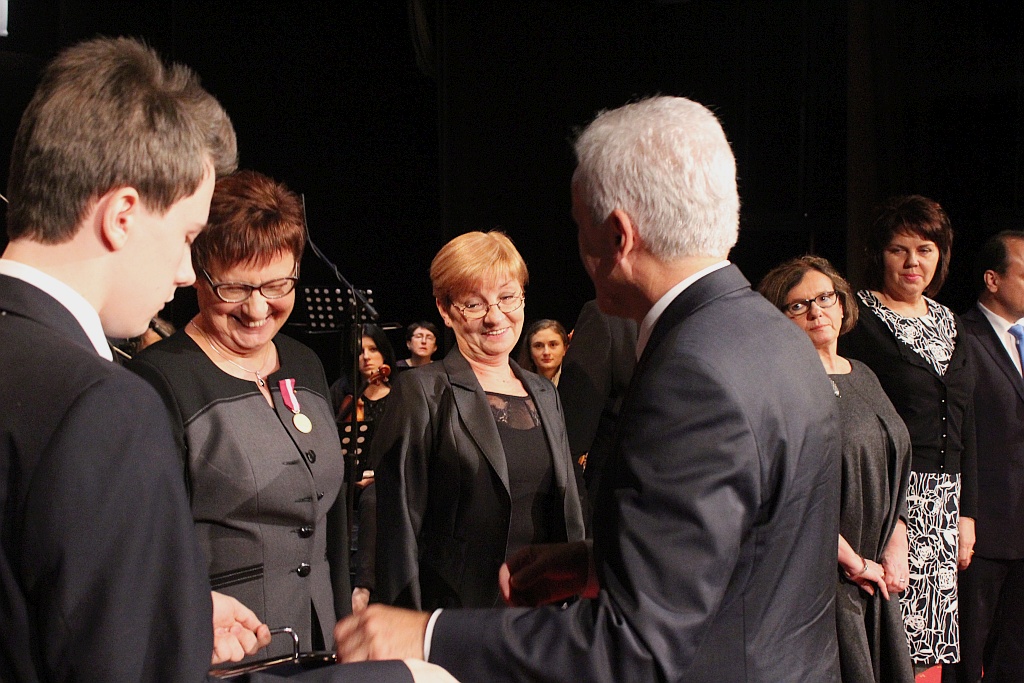 Nauczyciele odebrali odznaczenia, politycy się lansowali