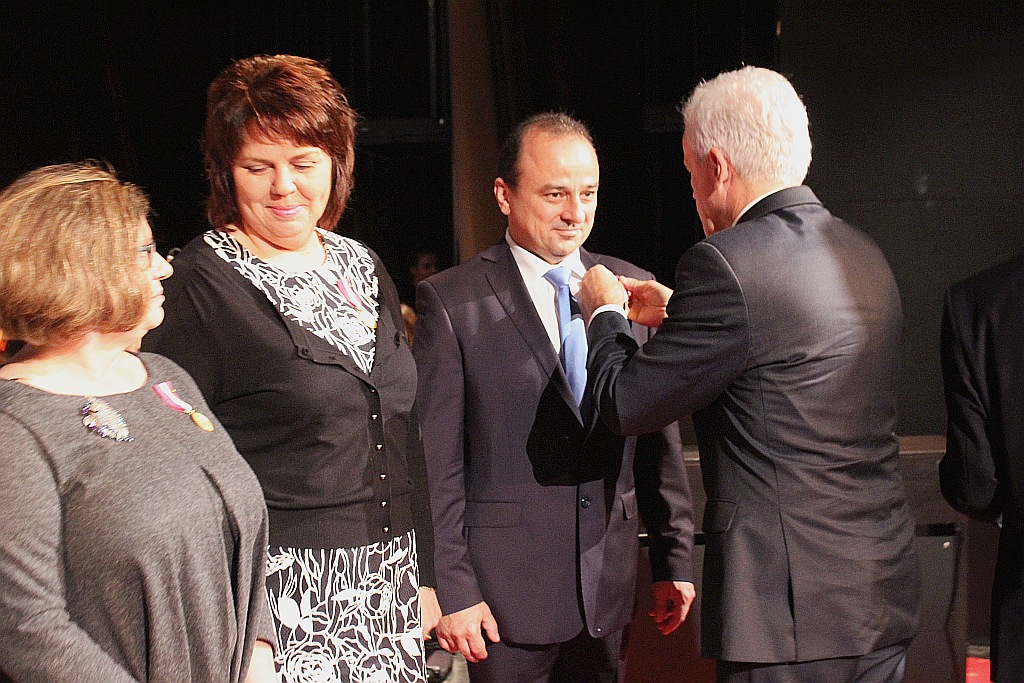 Nauczyciele odebrali odznaczenia, politycy się lansowali