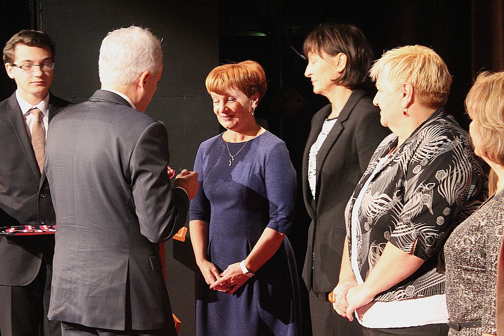 Nauczyciele odebrali odznaczenia, politycy się lansowali
