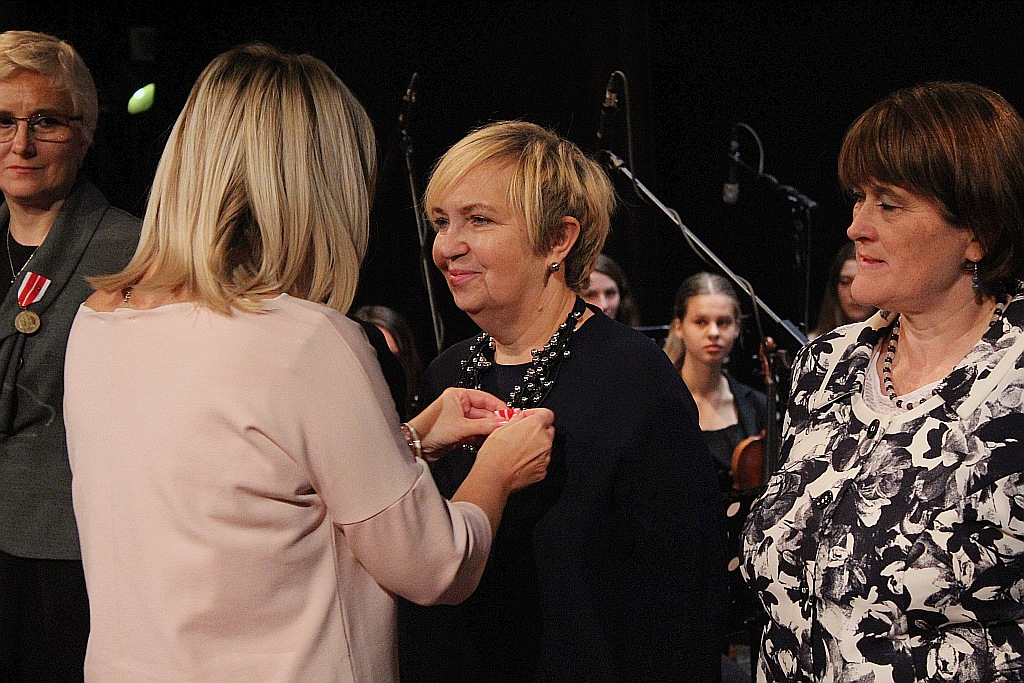 Nauczyciele odebrali odznaczenia, politycy się lansowali