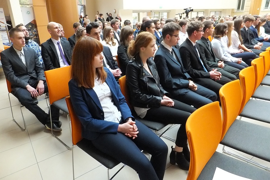 Gaudeamus igitur zabrzmiał dla studentów legnickiej politechniki