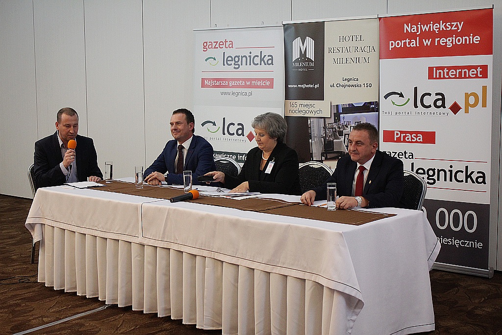 Debata kandydatów do Senatu: Borysa, Czudowskiej i Pasisa