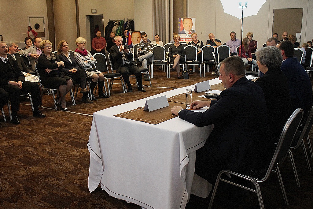 Debata kandydatów do Senatu: Borysa, Czudowskiej i Pasisa