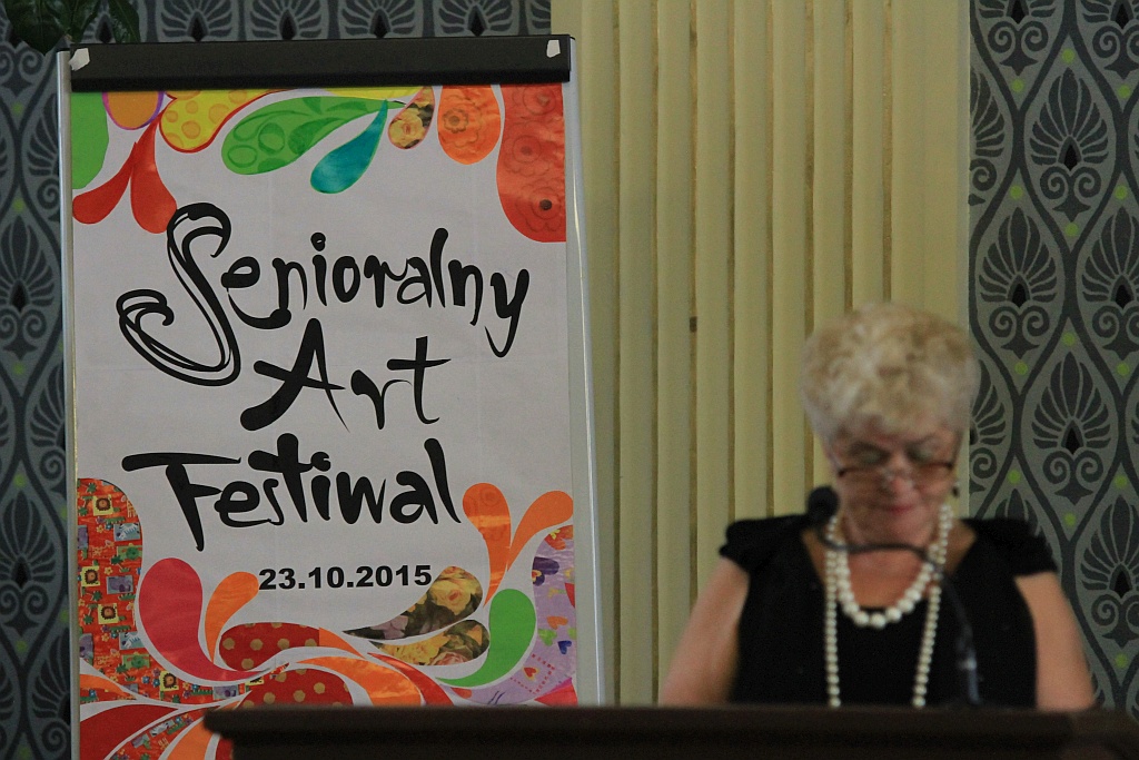 Seniorzy zaprezentowali się w auli CKU podczas II Art Festiwalu