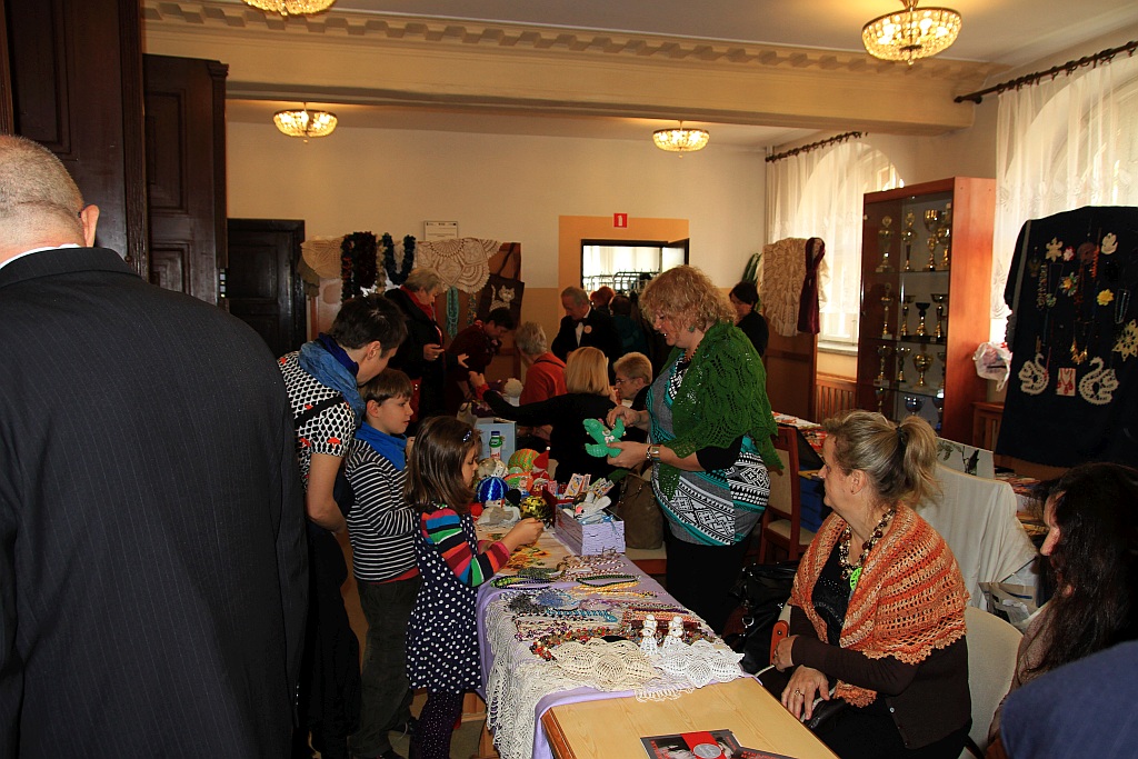 Seniorzy zaprezentowali się w auli CKU podczas II Art Festiwalu