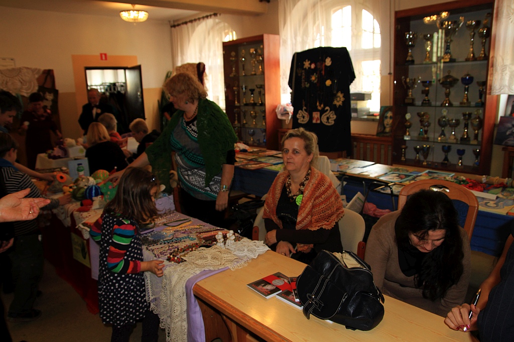 Seniorzy zaprezentowali się w auli CKU podczas II Art Festiwalu