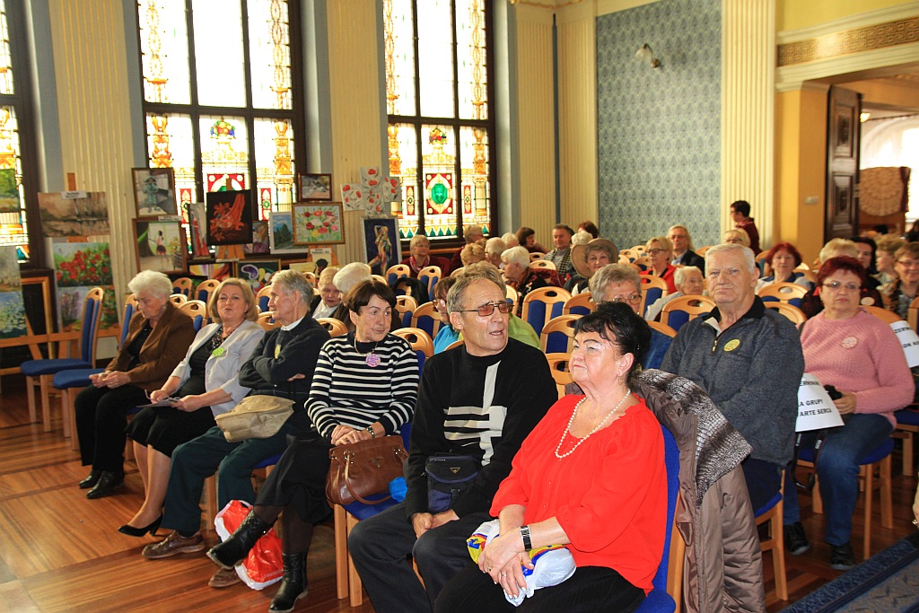 Seniorzy zaprezentowali się w auli CKU podczas II Art Festiwalu