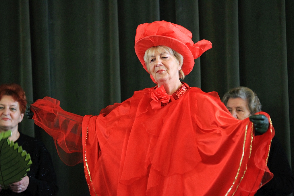 Seniorzy zaprezentowali się w auli CKU podczas II Art Festiwalu