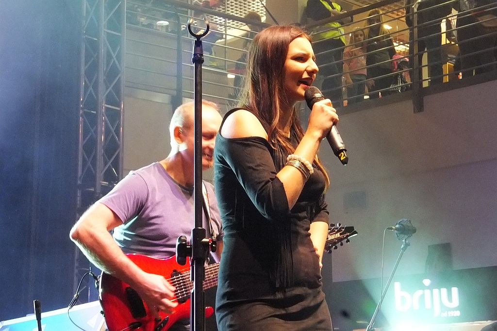 Legniccy muzycy na urodzinowej scenie Galerii Piastów