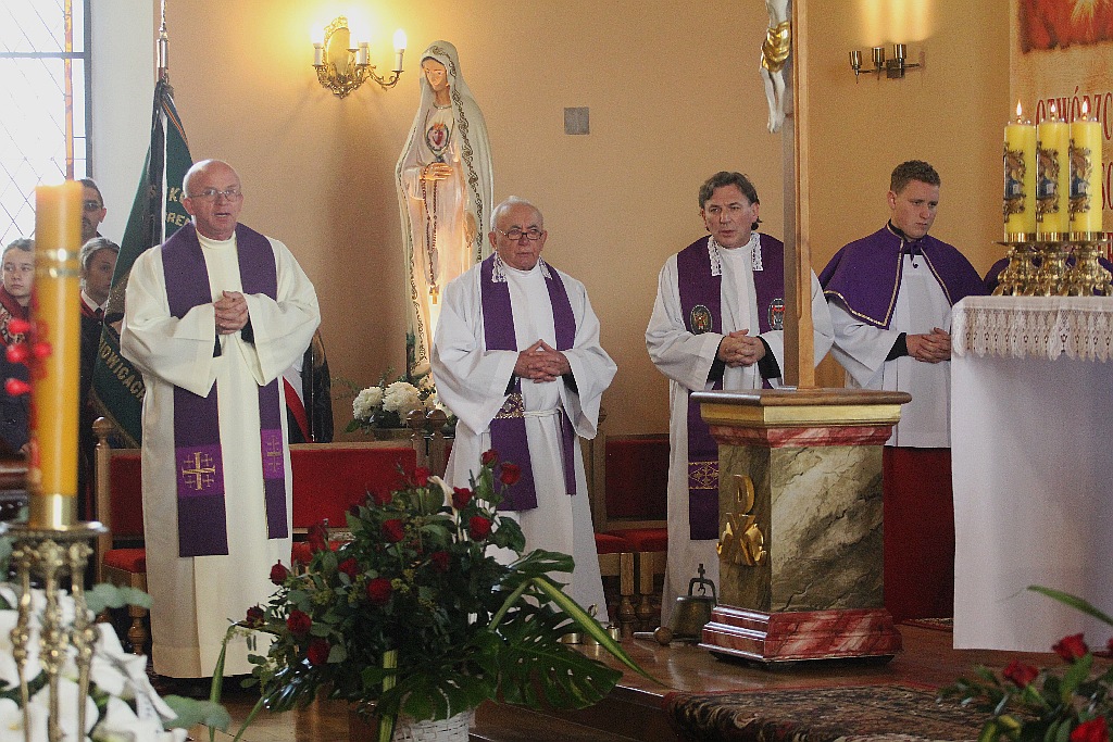 Tysiące osób pożegnały w Kunicach Janusza Mikulicza