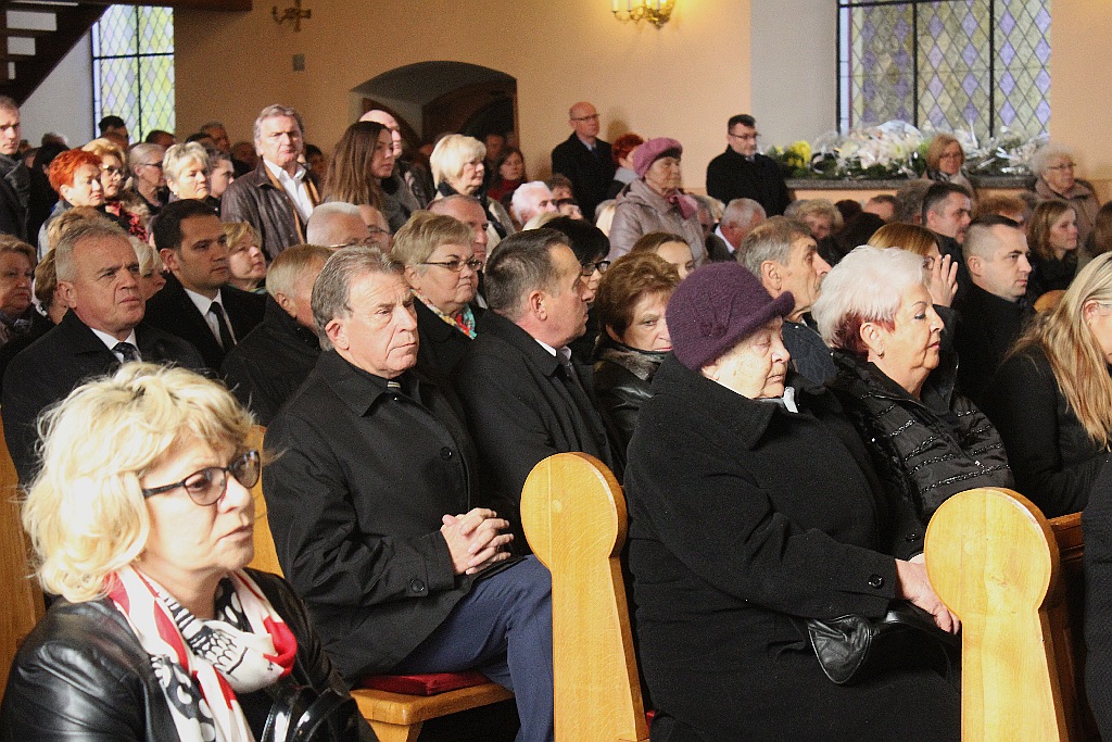 Tysiące osób pożegnały w Kunicach Janusza Mikulicza
