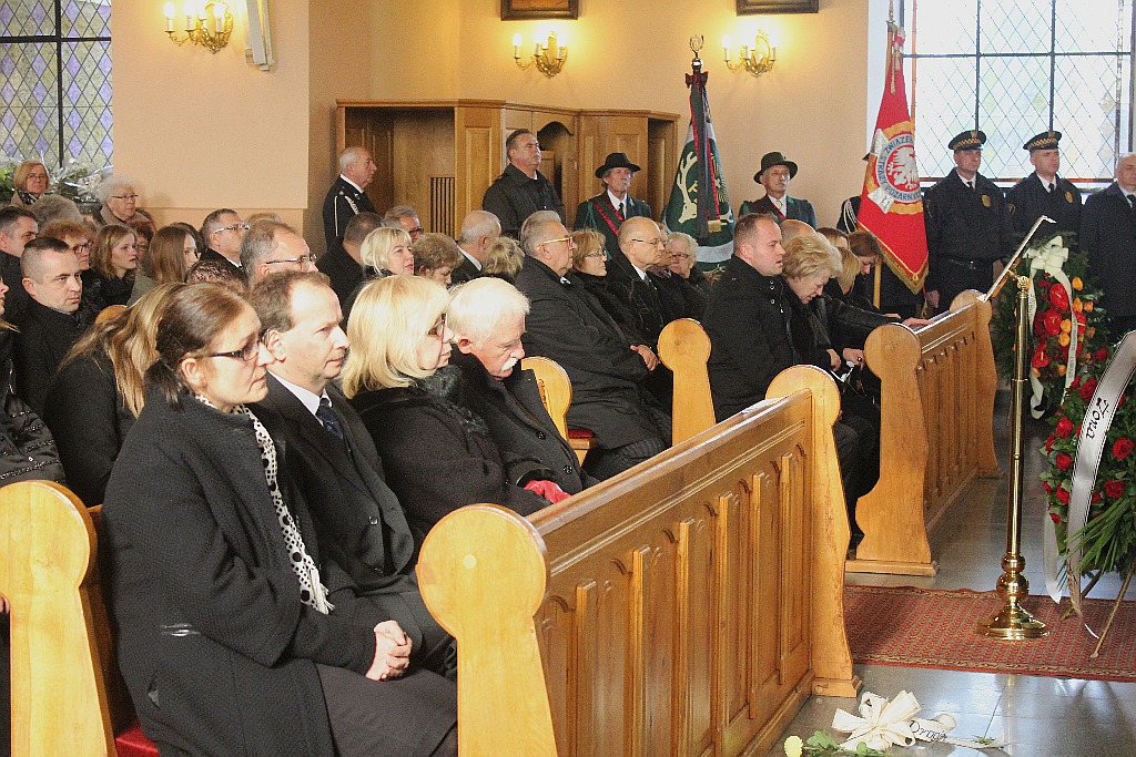 Tysiące osób pożegnały w Kunicach Janusza Mikulicza