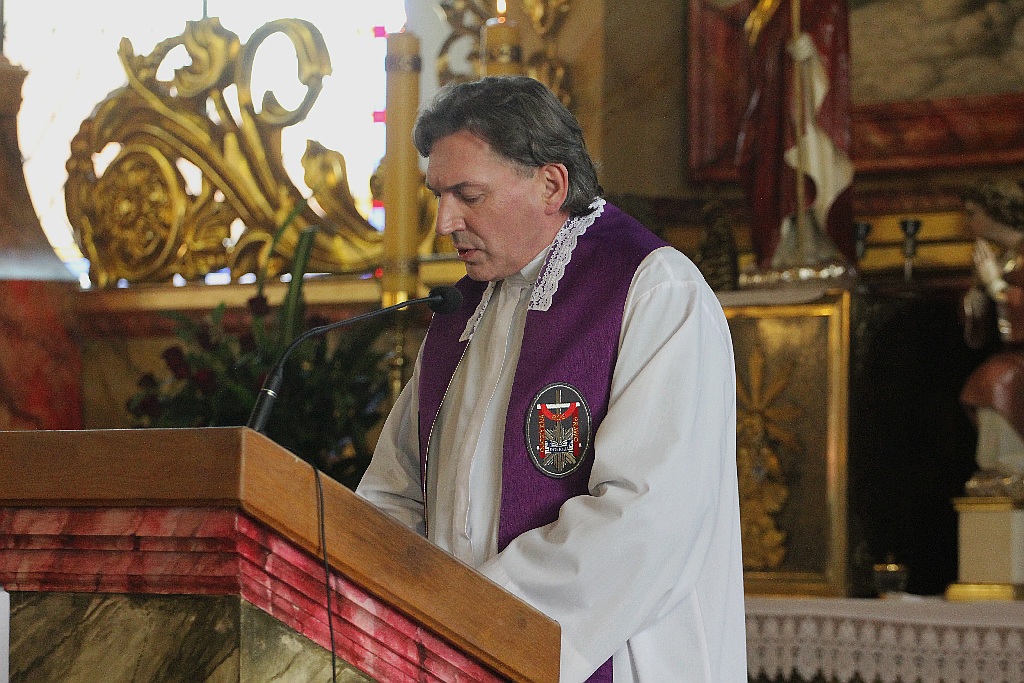 Tysiące osób pożegnały w Kunicach Janusza Mikulicza