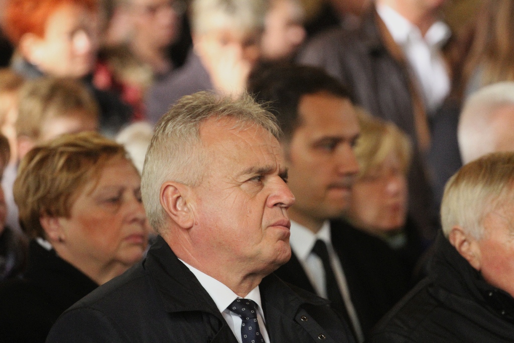 Tysiące osób pożegnały w Kunicach Janusza Mikulicza