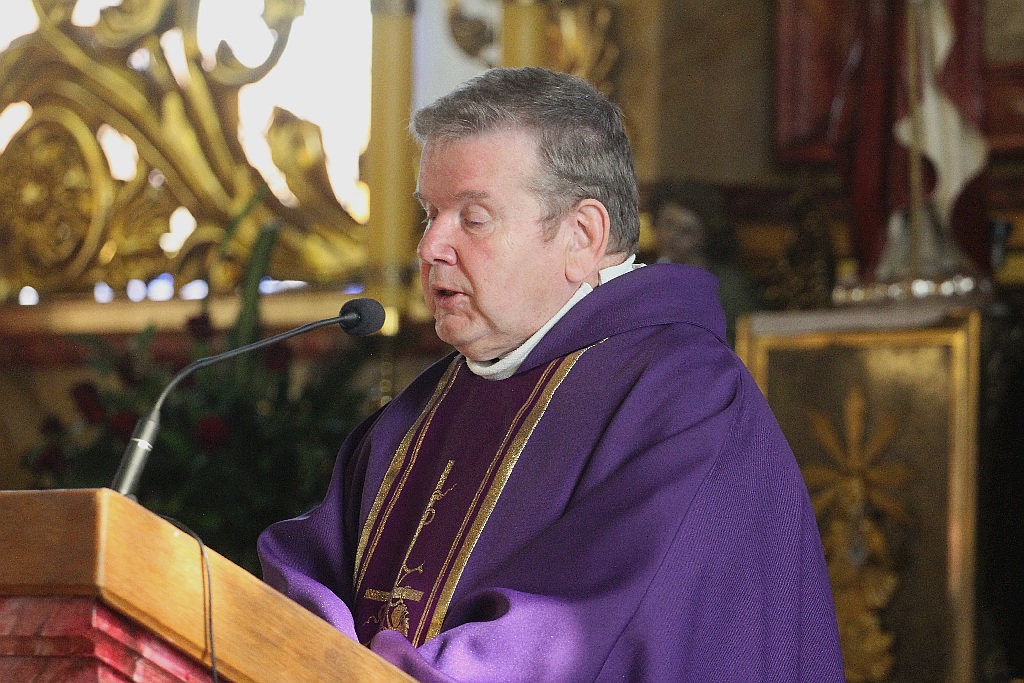 Tysiące osób pożegnały w Kunicach Janusza Mikulicza