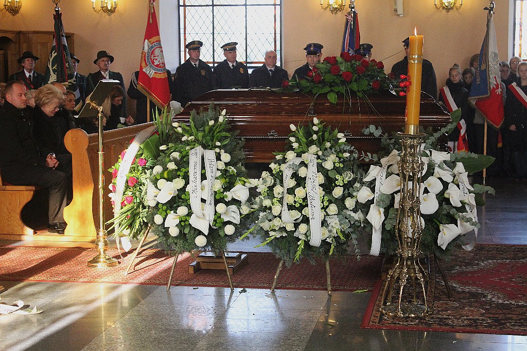 Tysiące osób pożegnały w Kunicach Janusza Mikulicza