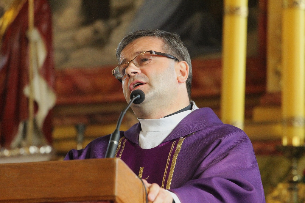 Tysiące osób pożegnały w Kunicach Janusza Mikulicza