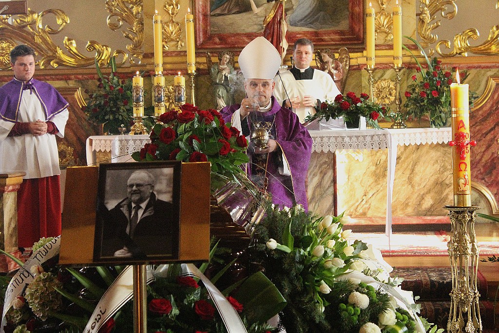 Tysiące osób pożegnały w Kunicach Janusza Mikulicza