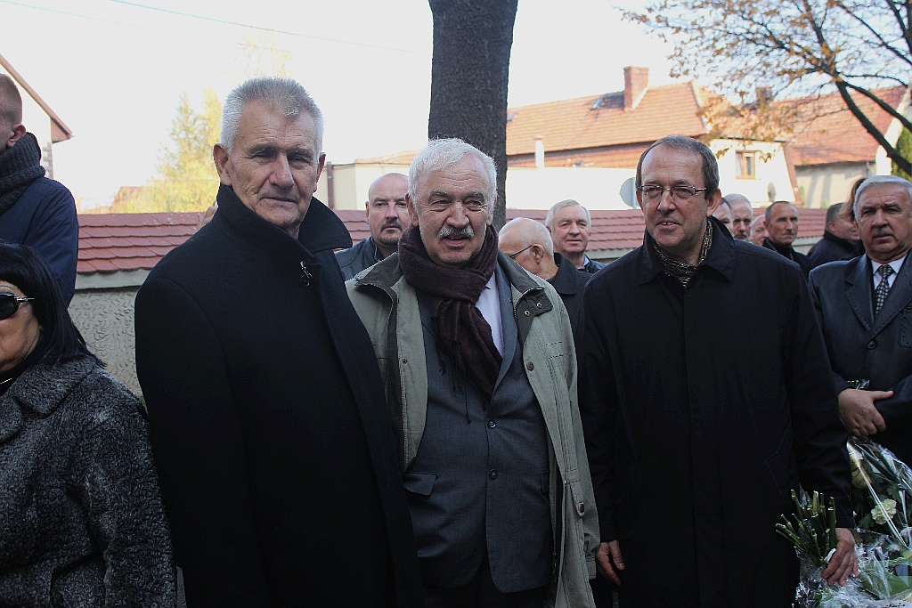 Tysiące osób pożegnały w Kunicach Janusza Mikulicza