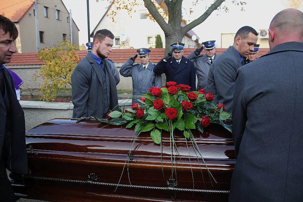 Tysiące osób pożegnały w Kunicach Janusza Mikulicza