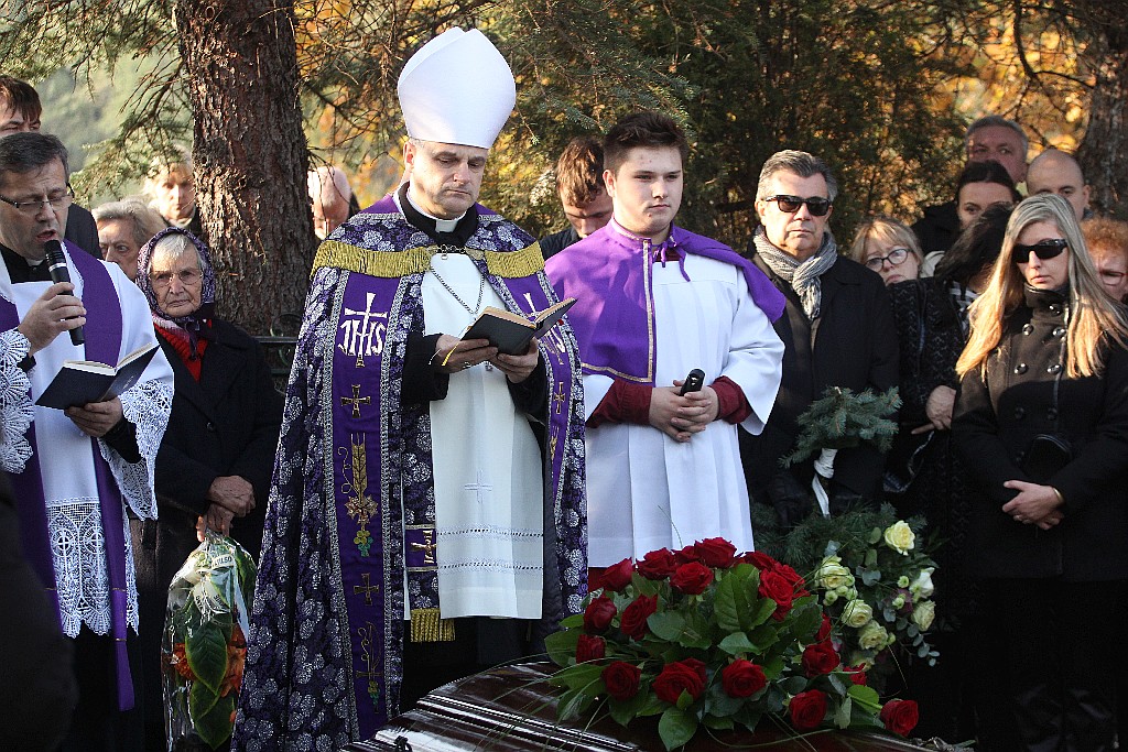 Tysiące osób pożegnały w Kunicach Janusza Mikulicza