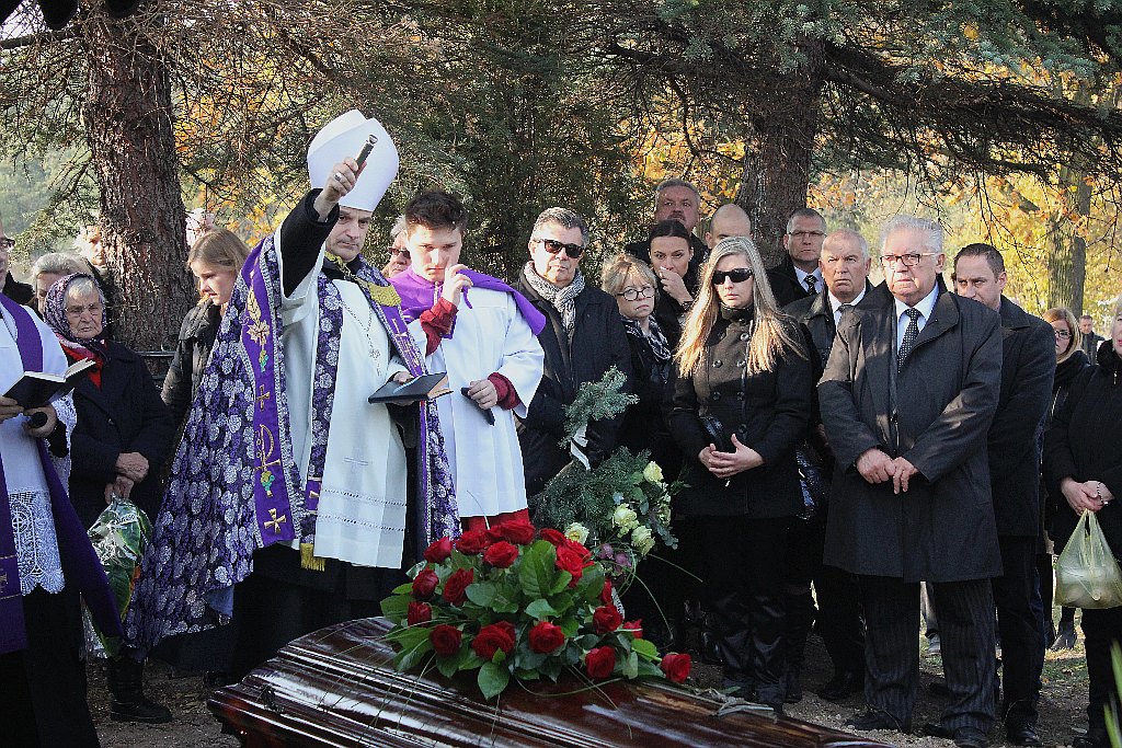 Tysiące osób pożegnały w Kunicach Janusza Mikulicza