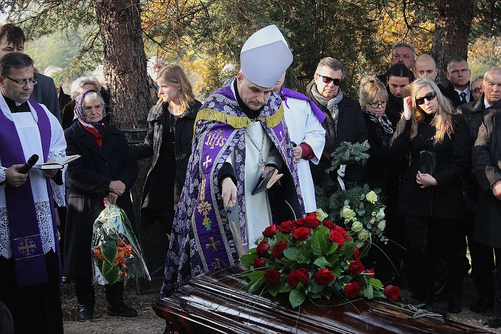 Tysiące osób pożegnały w Kunicach Janusza Mikulicza