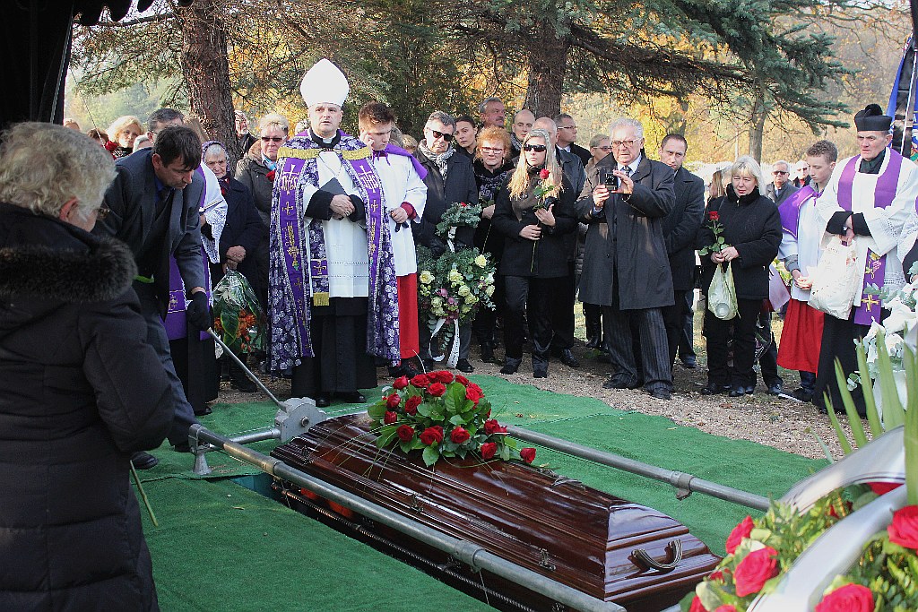 Tysiące osób pożegnały w Kunicach Janusza Mikulicza