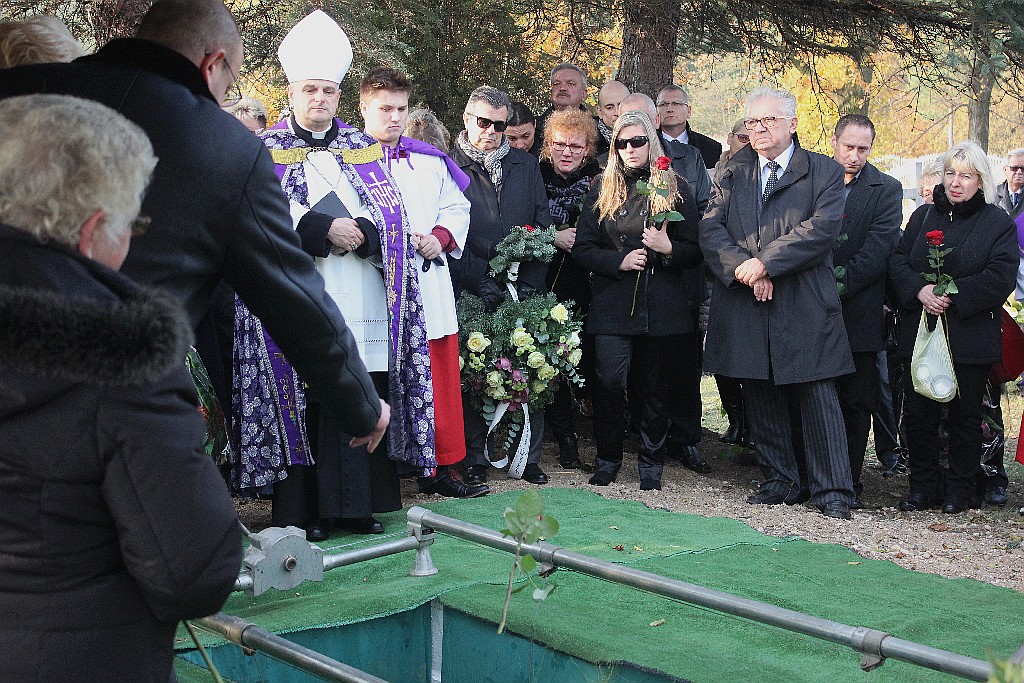 Tysiące osób pożegnały w Kunicach Janusza Mikulicza