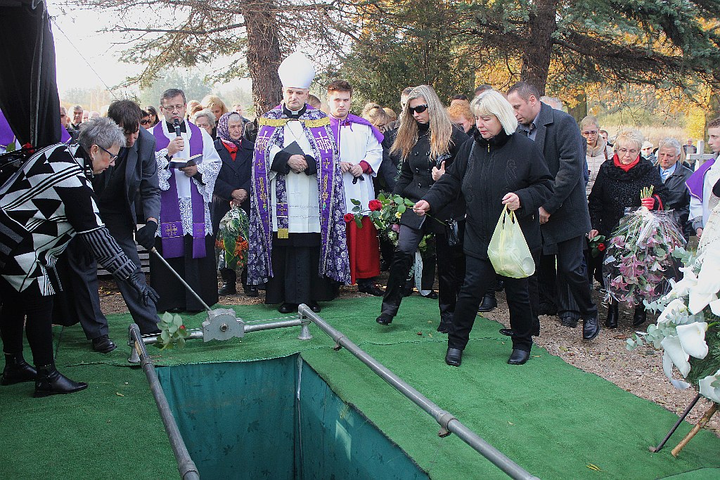 Tysiące osób pożegnały w Kunicach Janusza Mikulicza