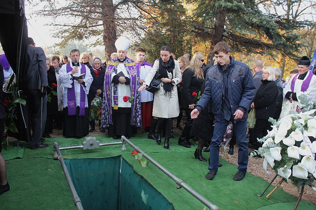Tysiące osób pożegnały w Kunicach Janusza Mikulicza