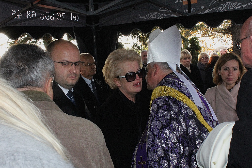 Tysiące osób pożegnały w Kunicach Janusza Mikulicza