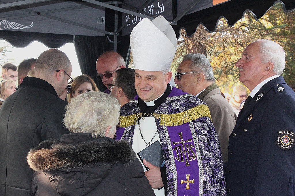 Tysiące osób pożegnały w Kunicach Janusza Mikulicza