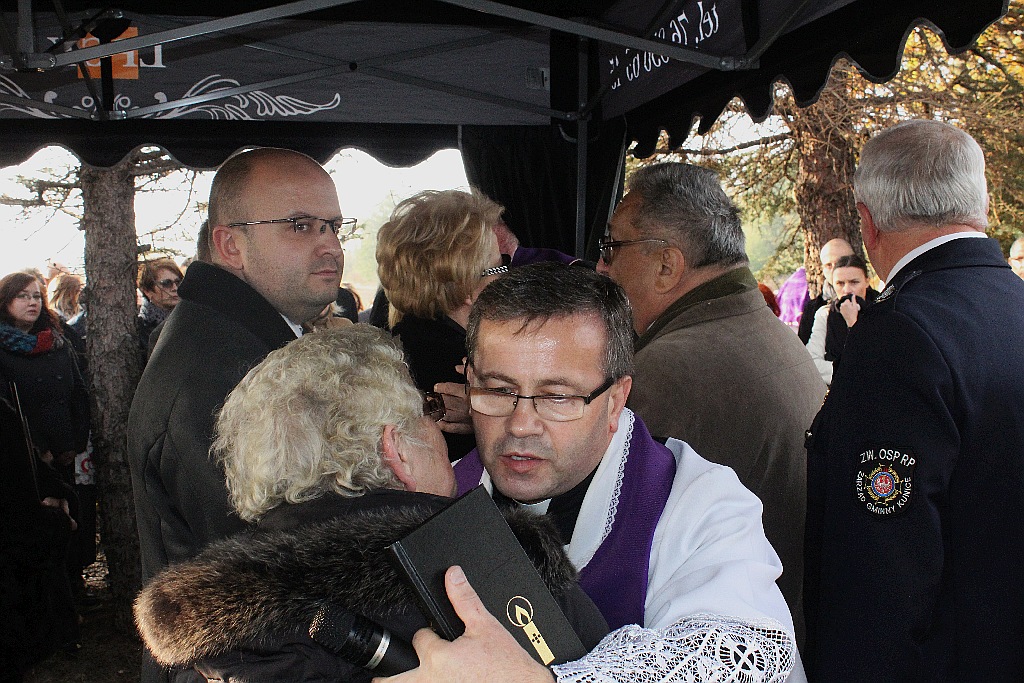 Tysiące osób pożegnały w Kunicach Janusza Mikulicza