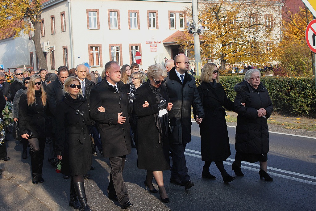 Tysiące osób pożegnały w Kunicach Janusza Mikulicza