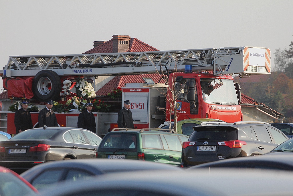 Tysiące osób pożegnały w Kunicach Janusza Mikulicza