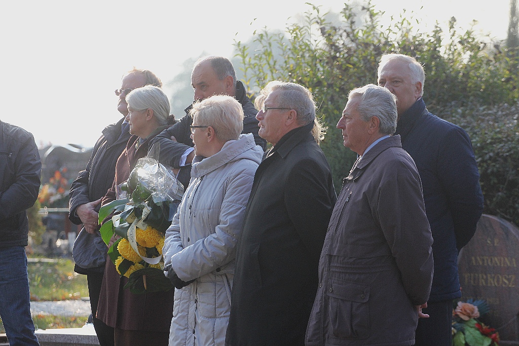 Tysiące osób pożegnały w Kunicach Janusza Mikulicza