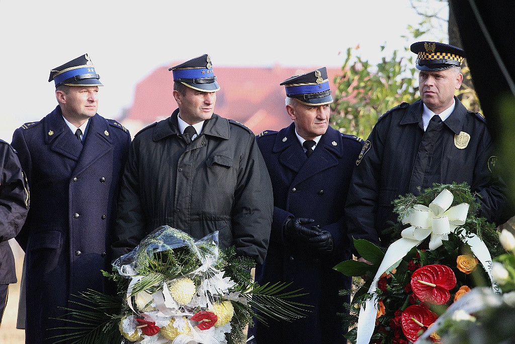 Tysiące osób pożegnały w Kunicach Janusza Mikulicza