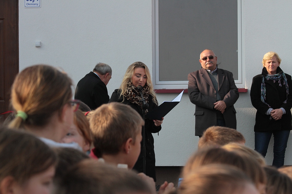 Uroczystość wręczenia kluczy do domków socjalnych w Okmianach