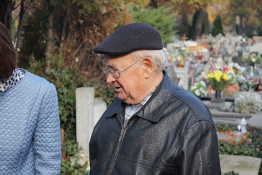 Zapalili znicze na grobach powstańców wielkopolskich