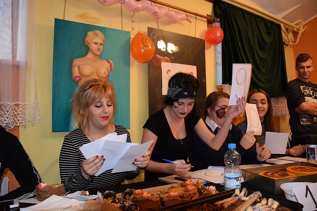 Zombie, strzygi i wilkołaki w V Liceum Ogólnokształcącym