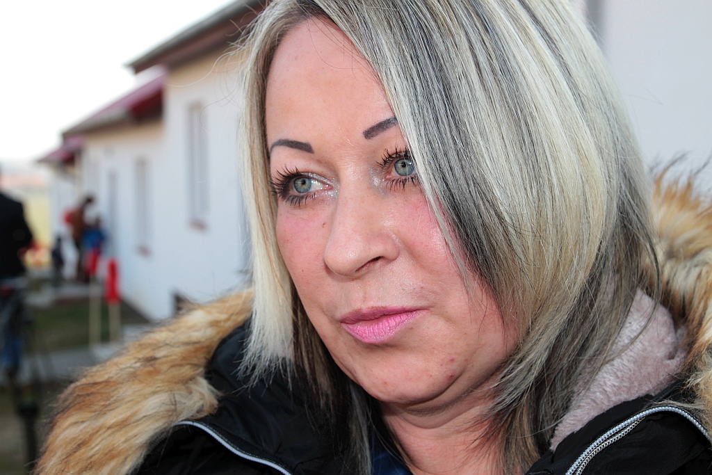 Uroczystość wręczenia kluczy do domków socjalnych w Okmianach