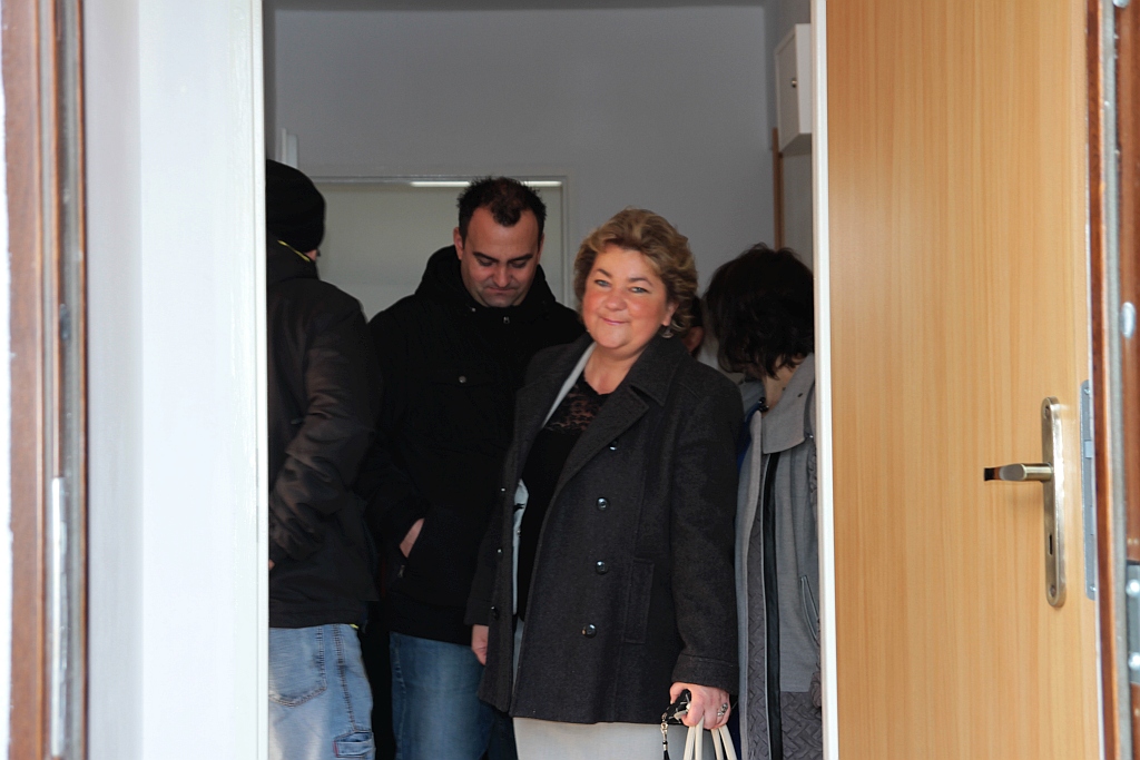 Uroczystość wręczenia kluczy do domków socjalnych w Okmianach